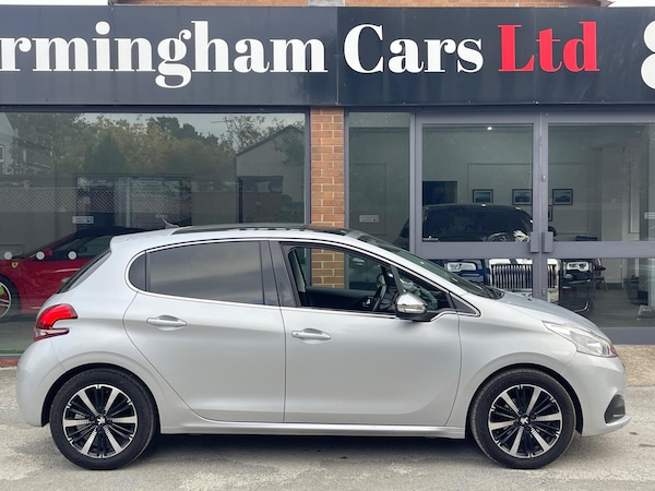 Used Peugeot 208 2017 for sale - 76214494: Photo 8