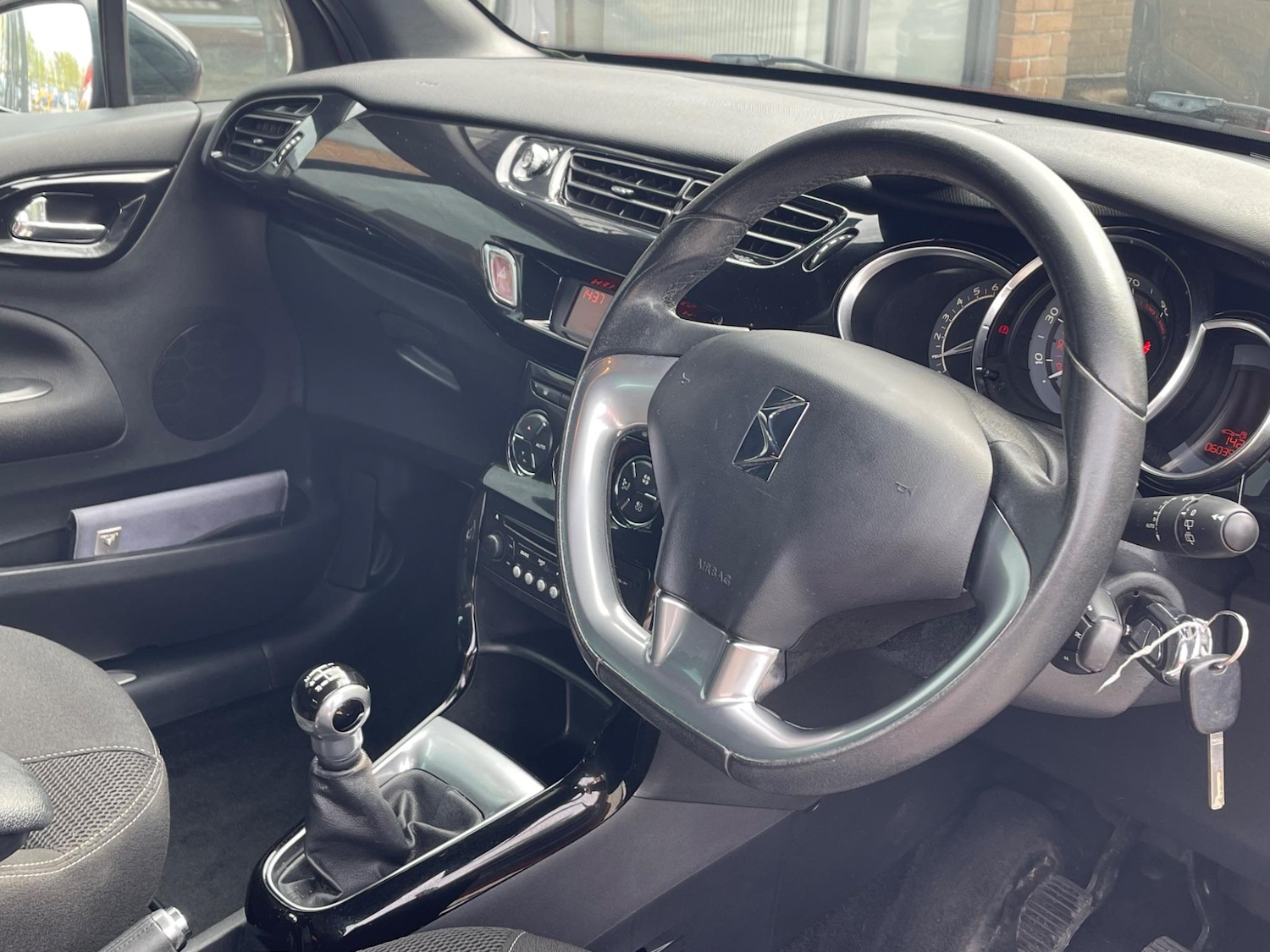 Used Citroen DS3 2011 for sale - 76127491: Photo 15