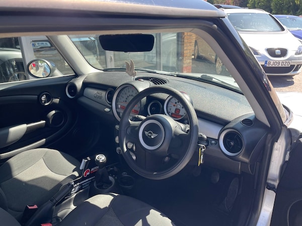 Used MINI Hatch 2010 for sale - 76127405: Photo 13