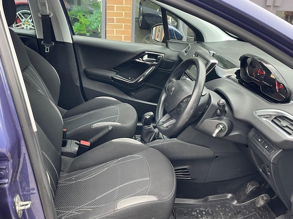 Used Peugeot 208 2014 for sale - 76127461: Photo 12