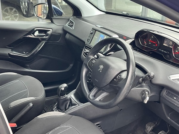 Used Peugeot 208 2014 for sale - 76127461: Photo 13