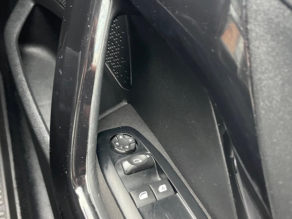 Used Peugeot 208 2014 for sale - 76127461: Photo 16