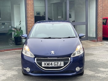 Used Peugeot 208 2014 for sale - 76127461: Photo 2