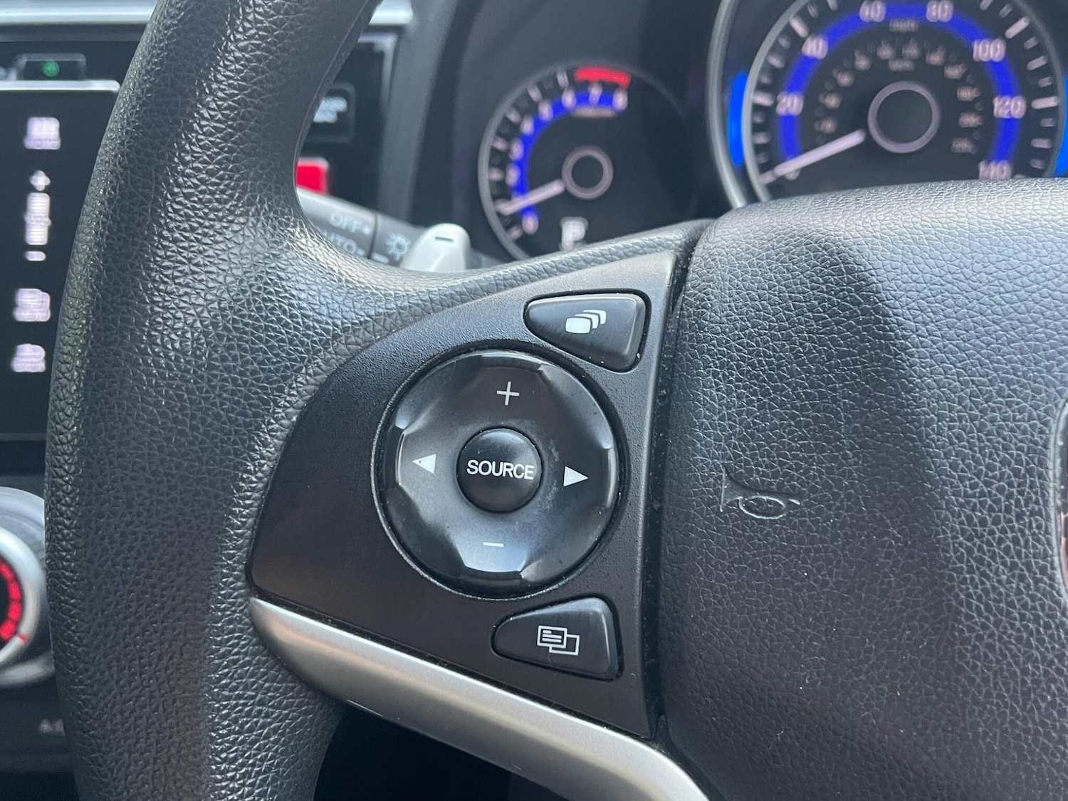 Used Honda Jazz 2016 for sale - 76424526: Photo 18