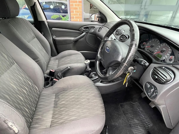 Used Ford Focus 2004 for sale - 76127339: Photo 12
