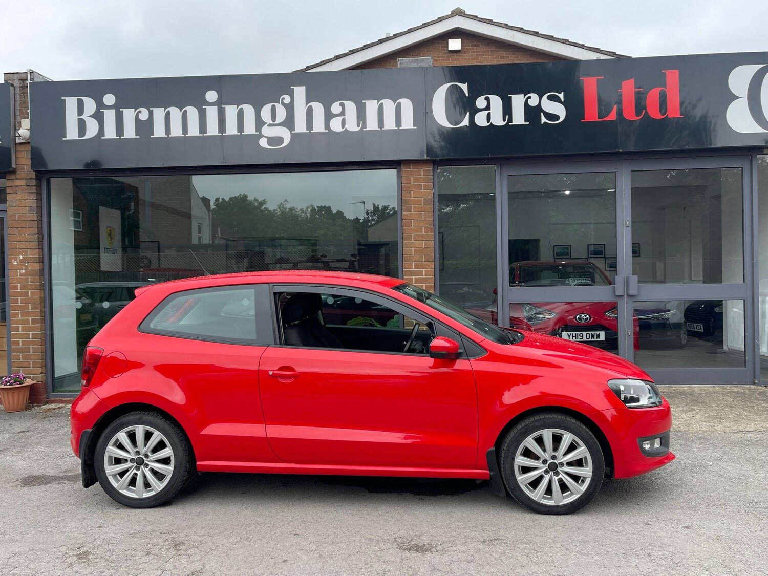 Used Volkswagen Polo 2011 for sale - 76127410: Photo 14