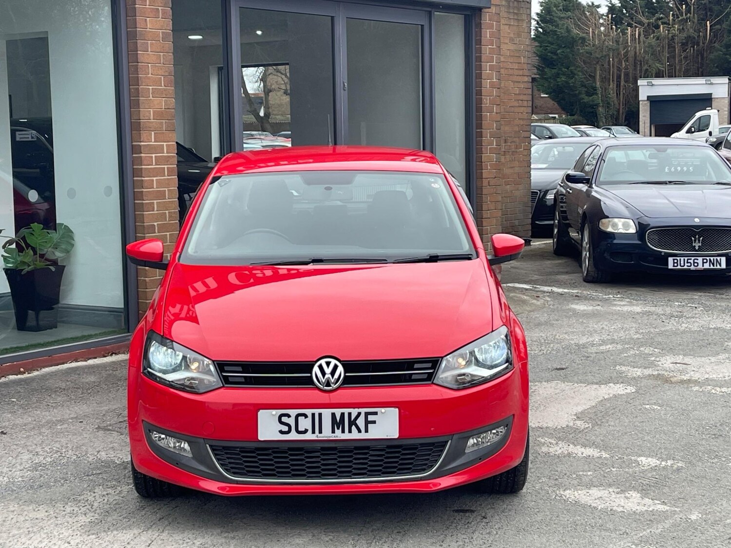 Used Volkswagen Polo 2011 for sale - 76127410: Photo 2