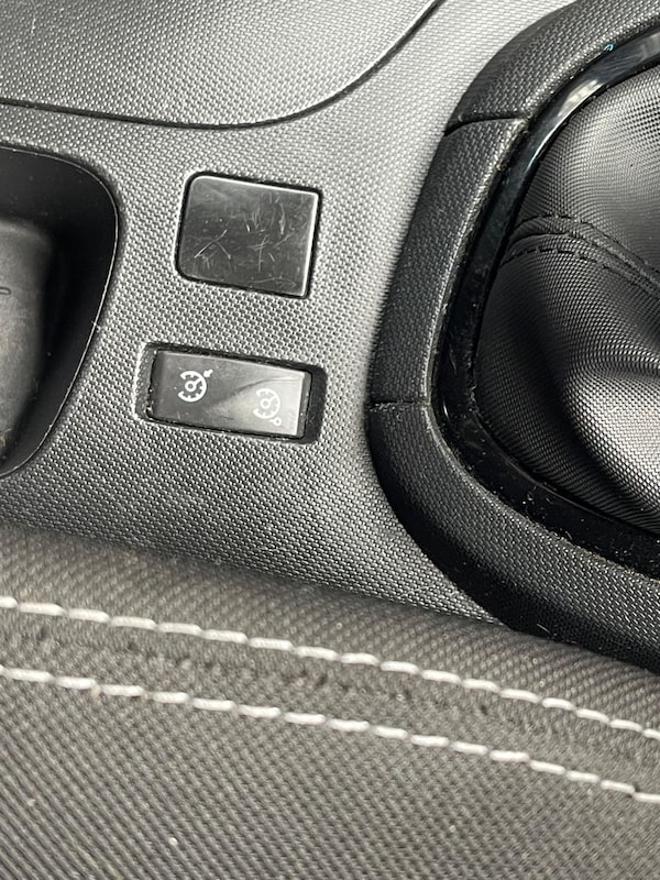 Used Renault Clio 2014 for sale - 76215107: Photo 14