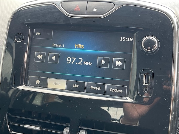 Used Renault Clio 2014 for sale - 76215107: Photo 15