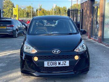 Used Hyundai i10 2018 for sale - 76166823: Photo 2