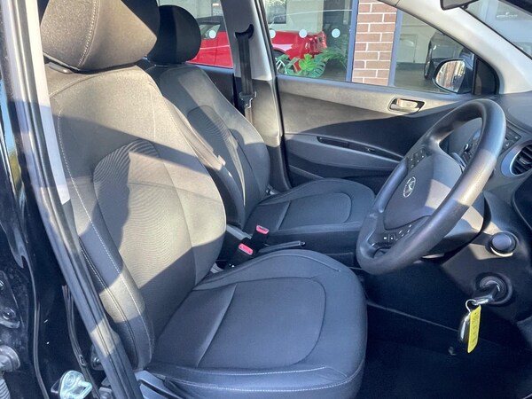 Used Hyundai i10 2018 for sale - 76166823: Photo 7