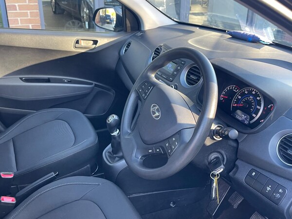 Used Hyundai i10 2018 for sale - 76166823: Photo 9
