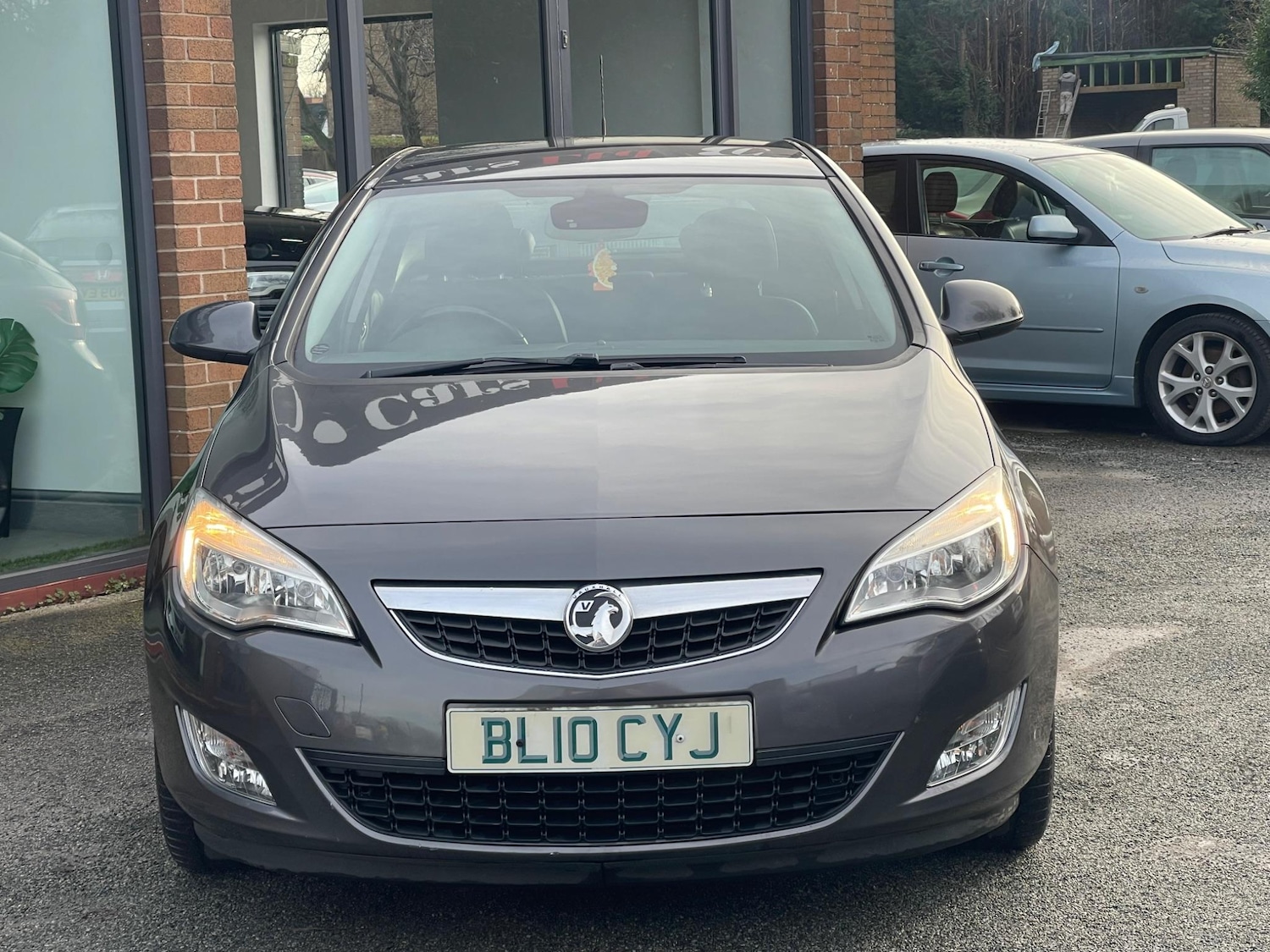 Used Vauxhall Astra 2010 for sale - 76127464: Photo 2