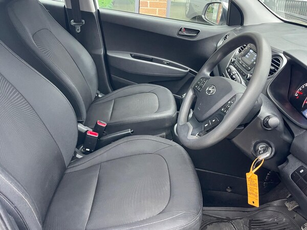Used Hyundai i10 2018 for sale - 76259058: Photo 11