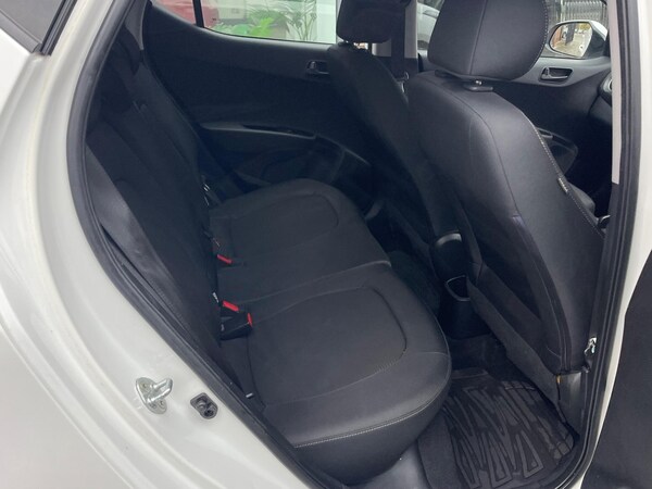 Used Hyundai i10 2018 for sale - 76259058: Photo 13