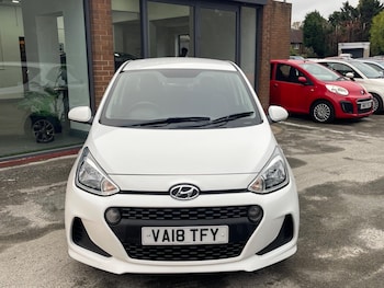 Used Hyundai i10 2018 for sale - 76259058: Photo 2