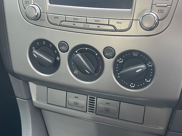 Used Ford Focus 2011 for sale - 76326538: Photo 16