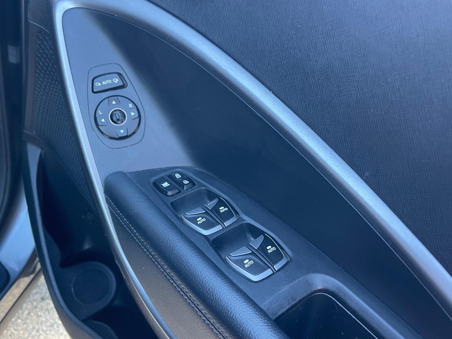 Used Hyundai Santa Fe 2013 for sale - 76167036: Photo 16