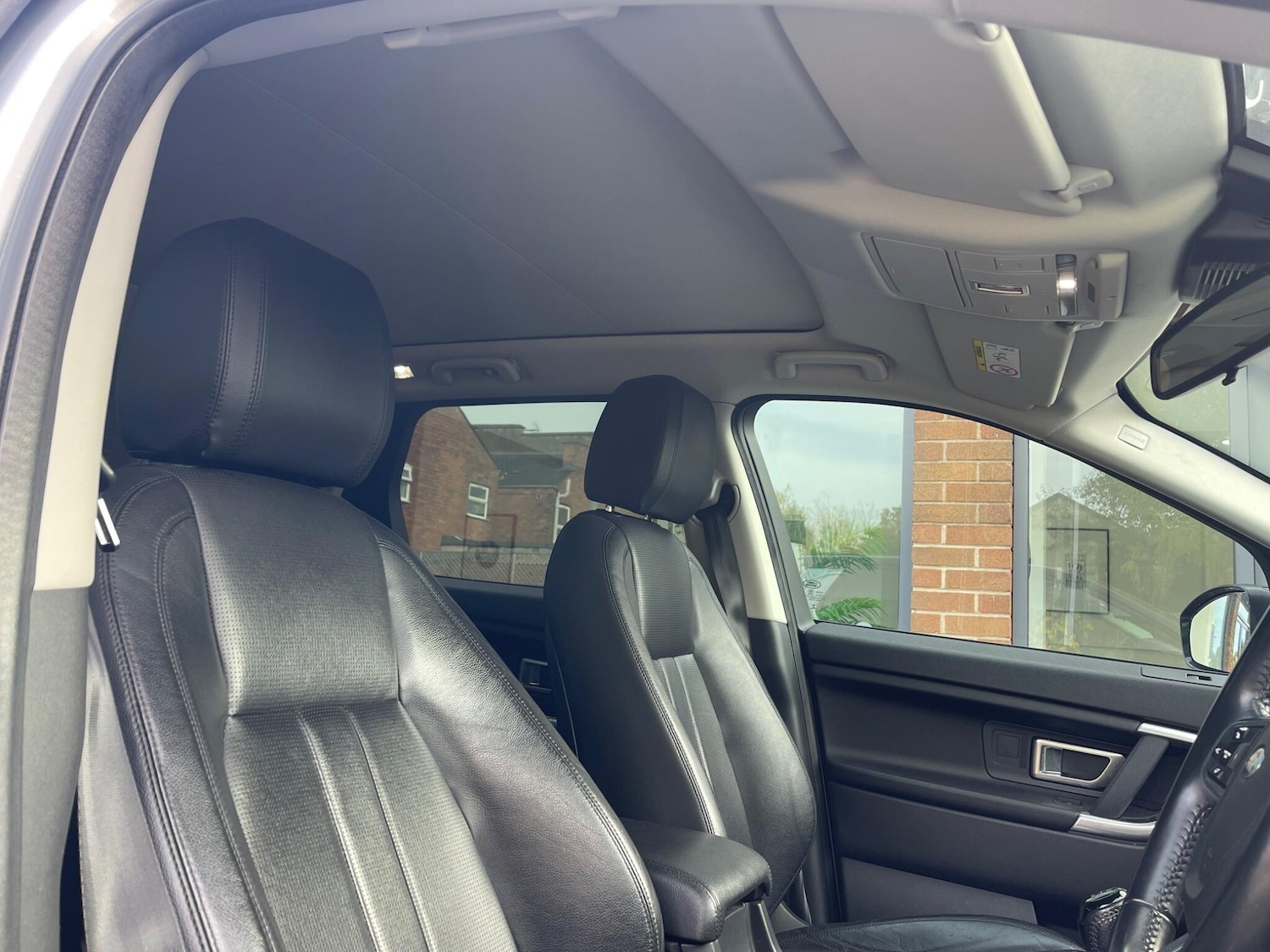 Used Land Rover Discovery Sport 2017 for sale - 76389259: Photo 15