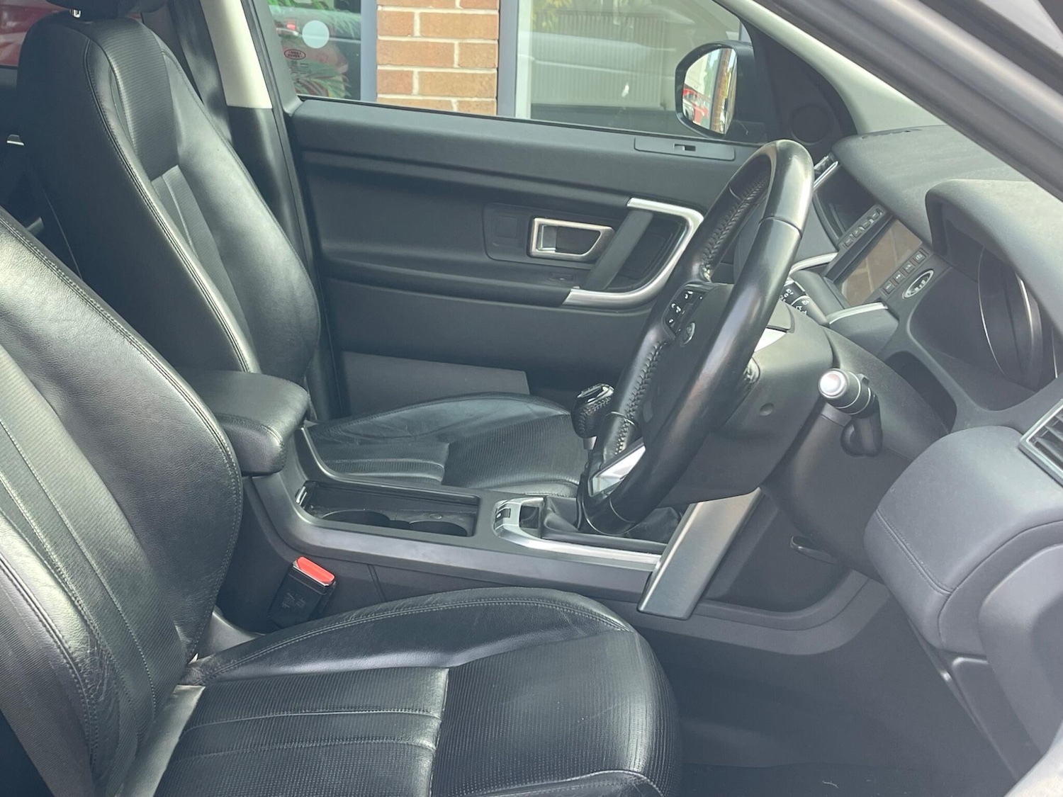 Used Land Rover Discovery Sport 2017 for sale - 76389259: Photo 16