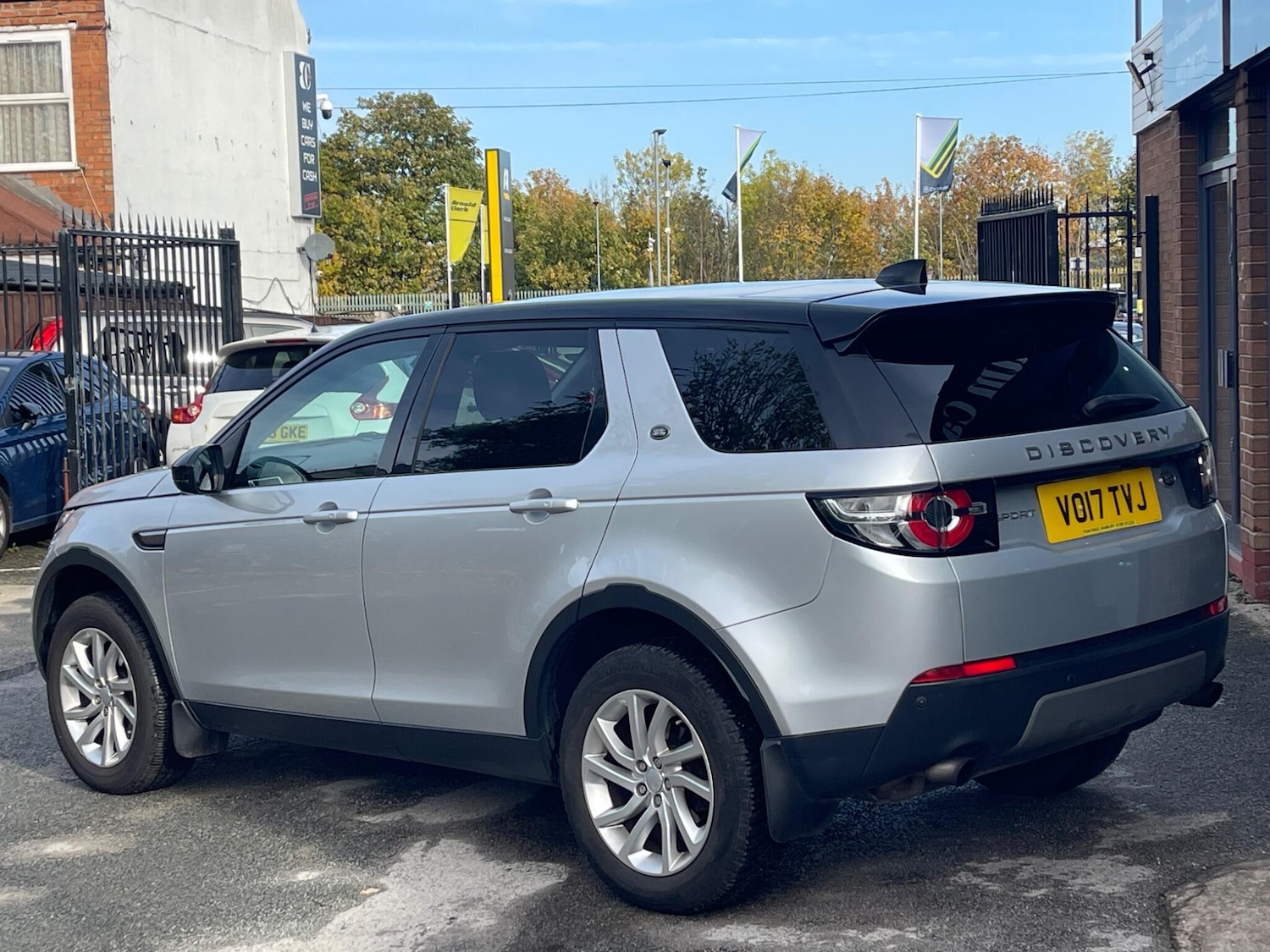 Used Land Rover Discovery Sport 2017 for sale - 76389259: Photo 6