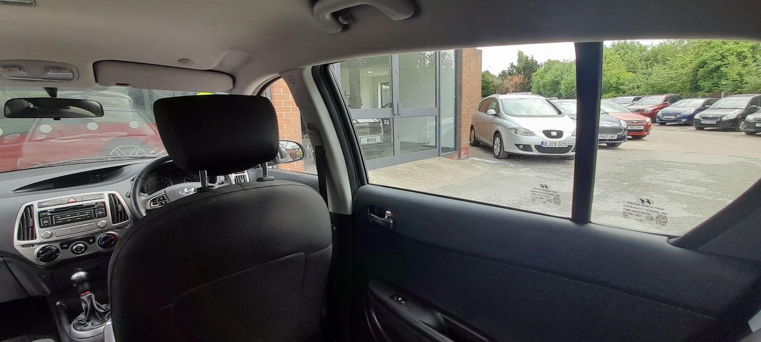 Used Hyundai i20 2014 for sale - 76127441: Photo 29