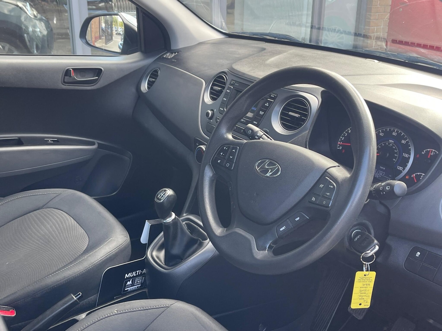 Used Hyundai i10 2017 for sale - 76127362: Photo 13