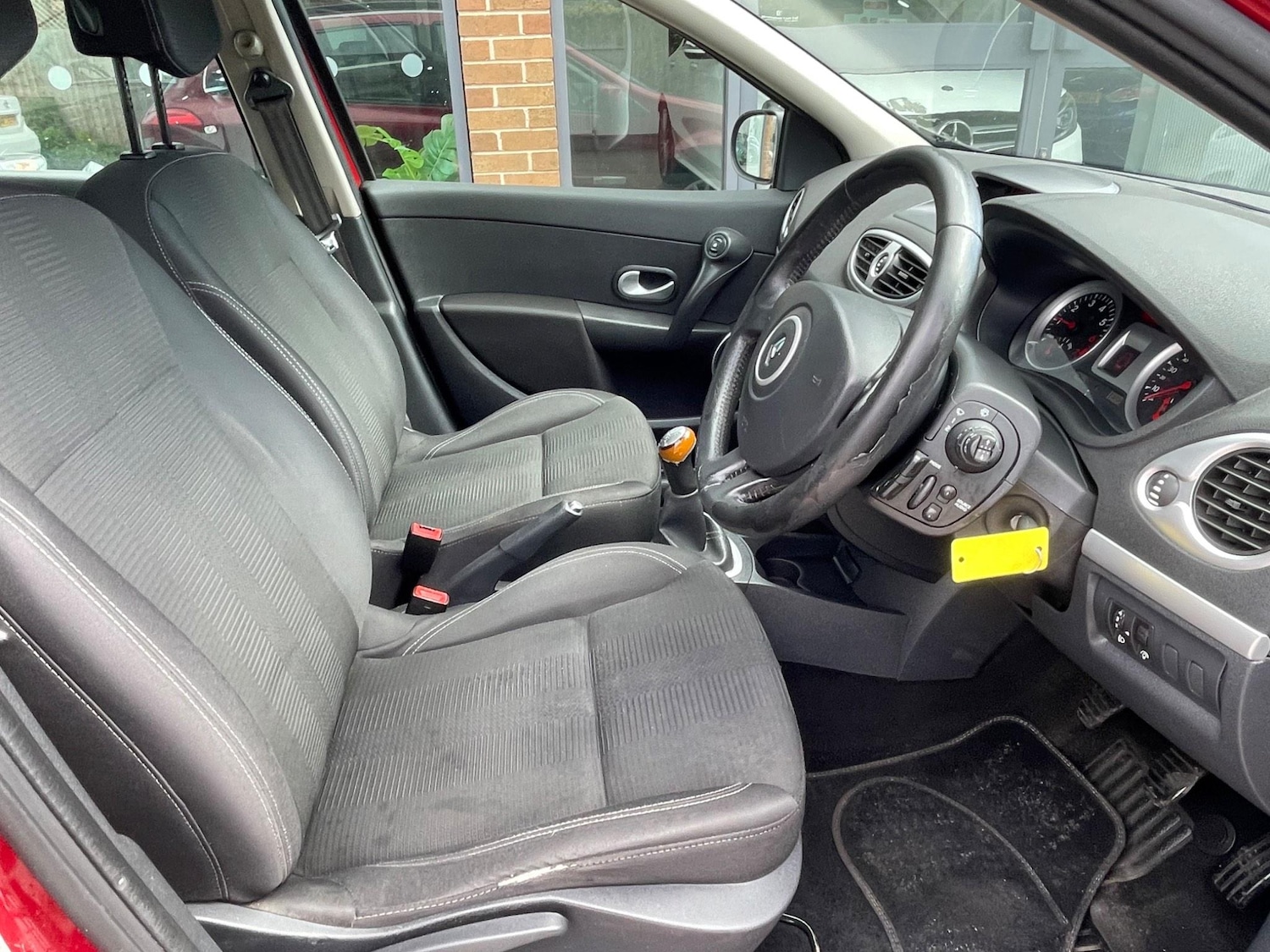 Used Renault Clio 2009 for sale - 76127363: Photo 10