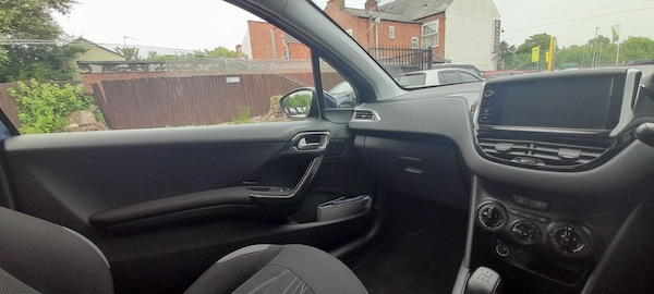 Used Peugeot 208 2013 for sale - 76127467: Photo 32