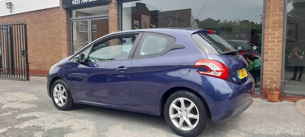 Used Peugeot 208 2013 for sale - 76127467: Photo 6
