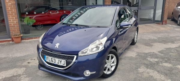 Used Peugeot 208 2013 for sale - 76127467: Photo 8