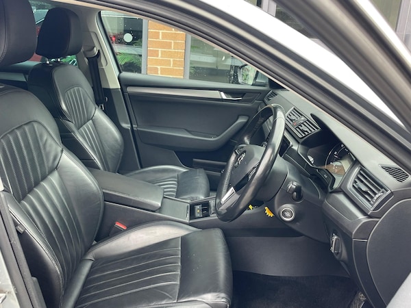 Used Skoda Superb 2019 for sale - 76238837: Photo 12