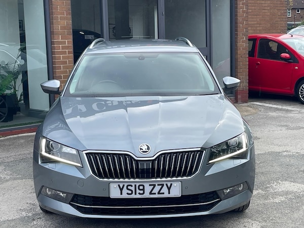 Used Skoda Superb 2019 for sale - 76238837: Photo 2