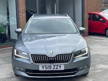 Used Skoda Superb 2019 for sale - 76238837: Photo 2