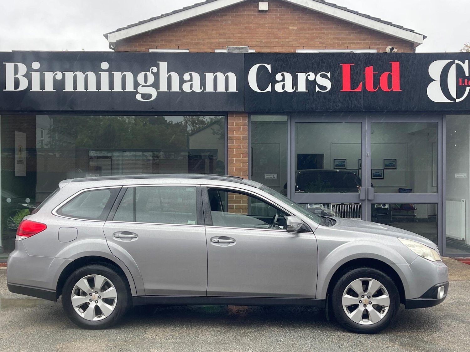 Used Subaru Outback 2010 for sale - 76158893: Photo 10