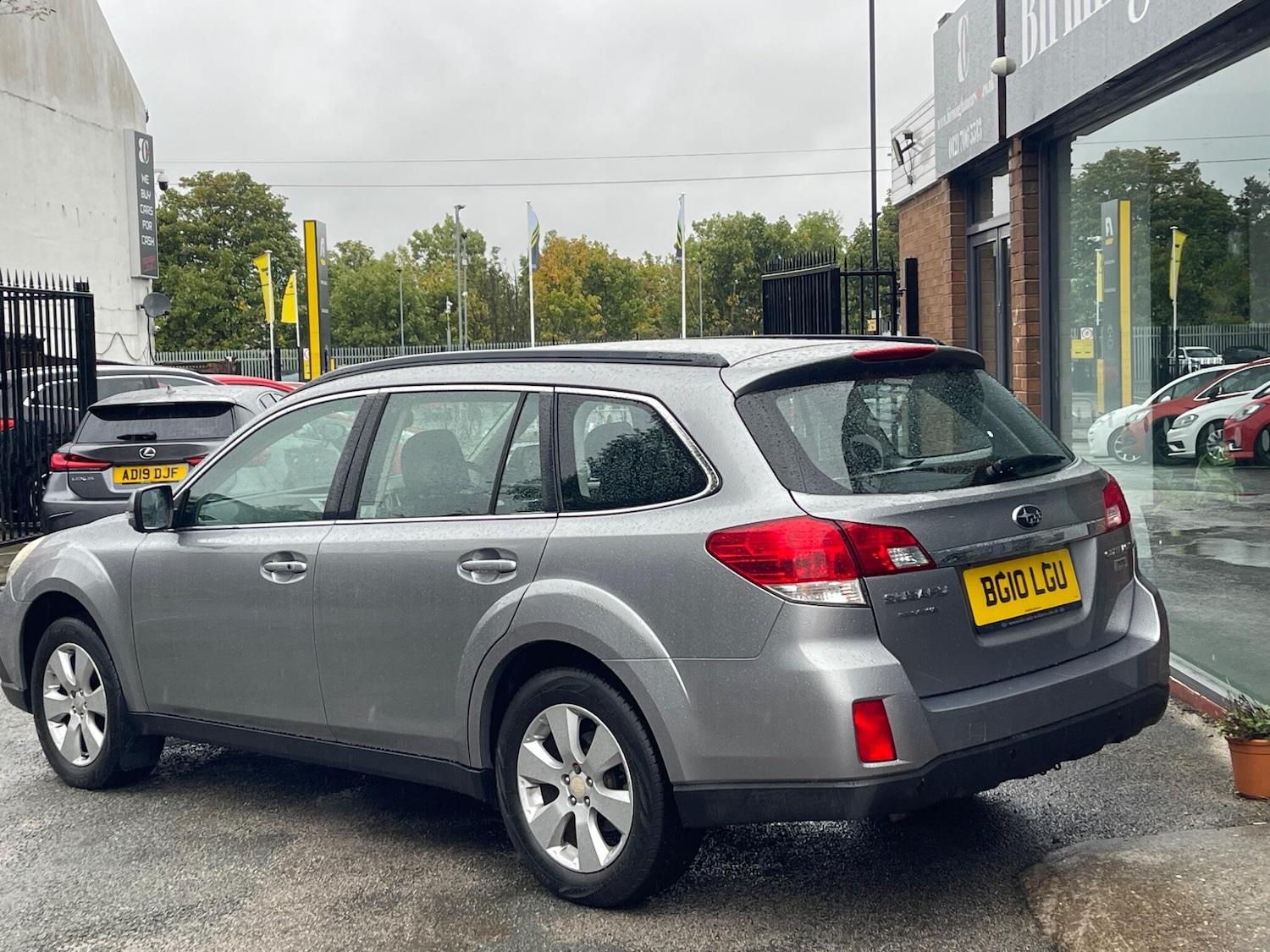 Used Subaru Outback 2010 for sale - 76158893: Photo 5