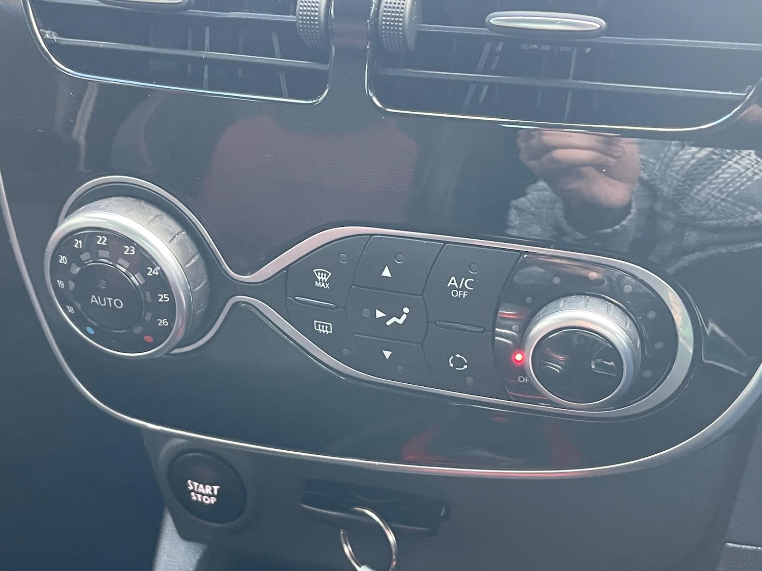 Used Renault Clio 2016 for sale - 76432048: Photo 17