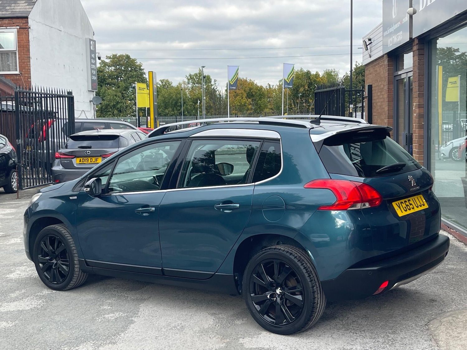 Used Peugeot 2008 2015 for sale - 76166984: Photo 5