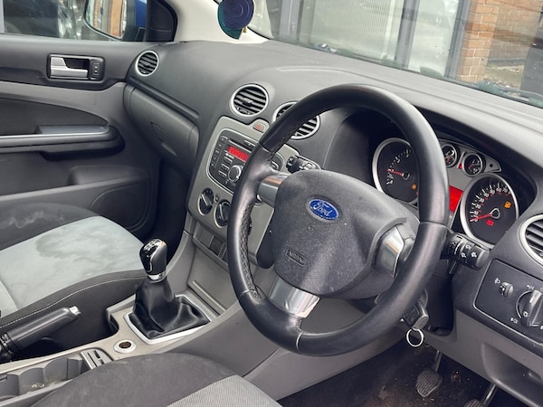 Used Ford Focus 2010 for sale - 76127448: Photo 13