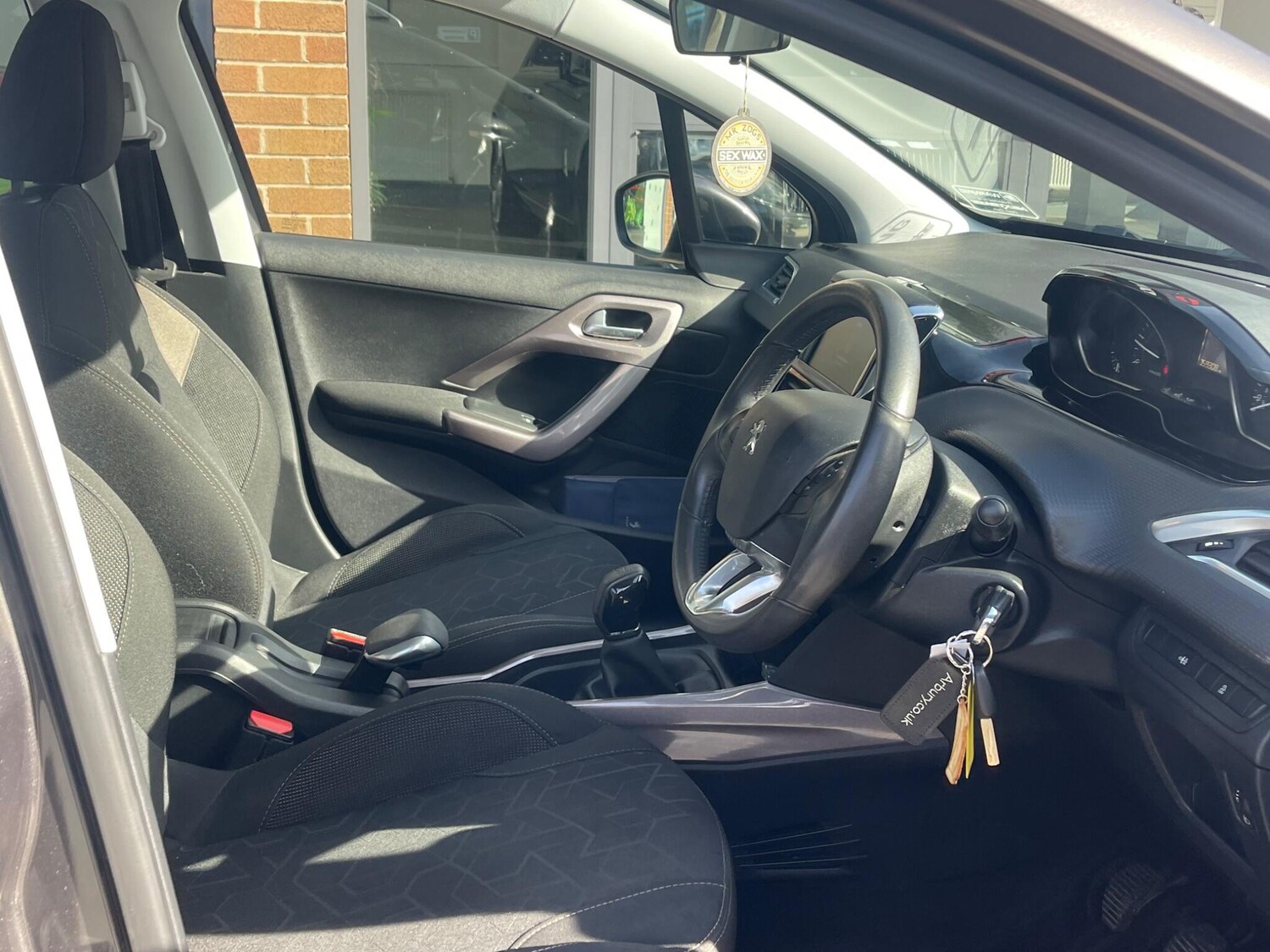 Used Peugeot 2008 2015 for sale - 76127370: Photo 12