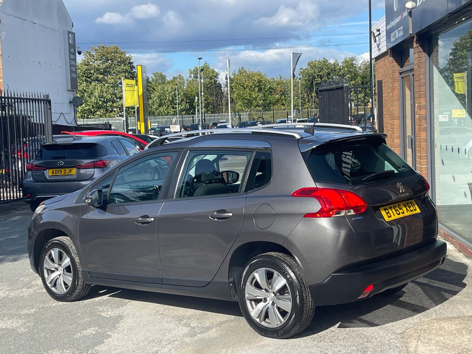 Used Peugeot 2008 2015 for sale - 76127370: Photo 5