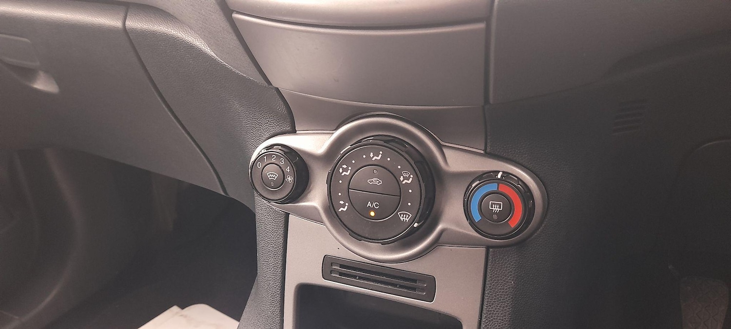 Used Ford Fiesta 2009 for sale - 76127449: Photo 9