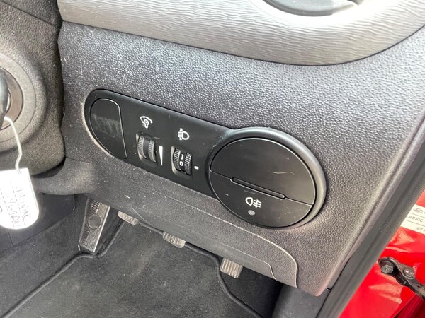 Used Hyundai i10 2012 for sale - 76127457: Photo 13