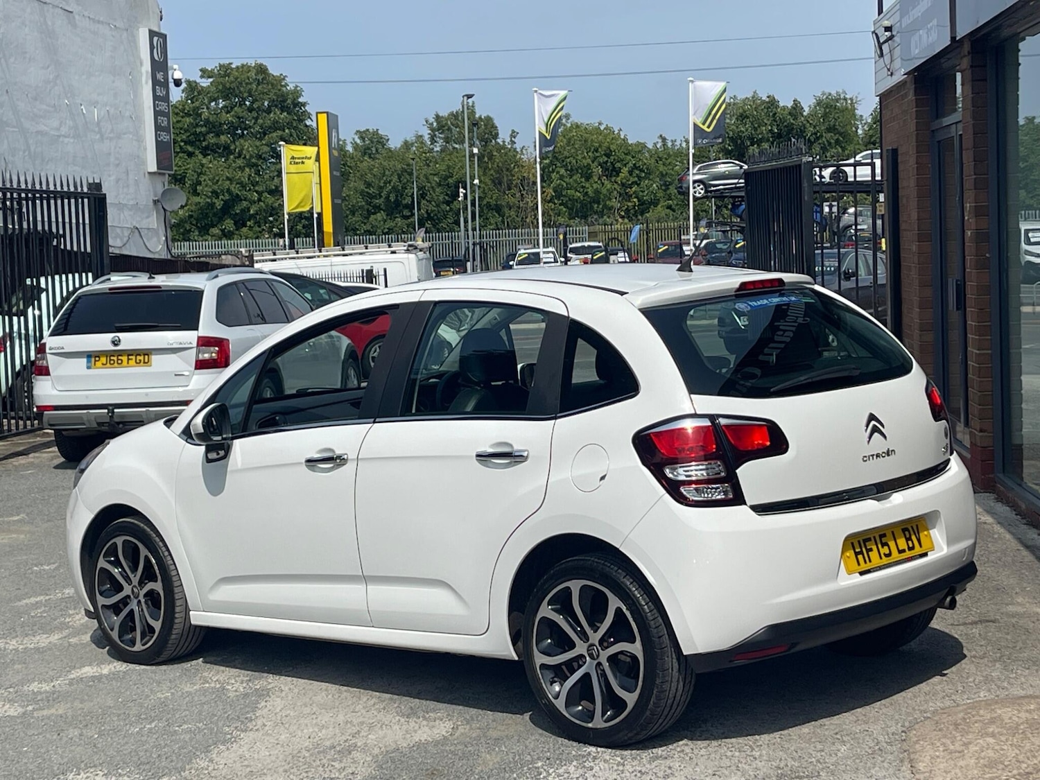 Used Citroen C3 2015 for sale - 76127330: Photo 5