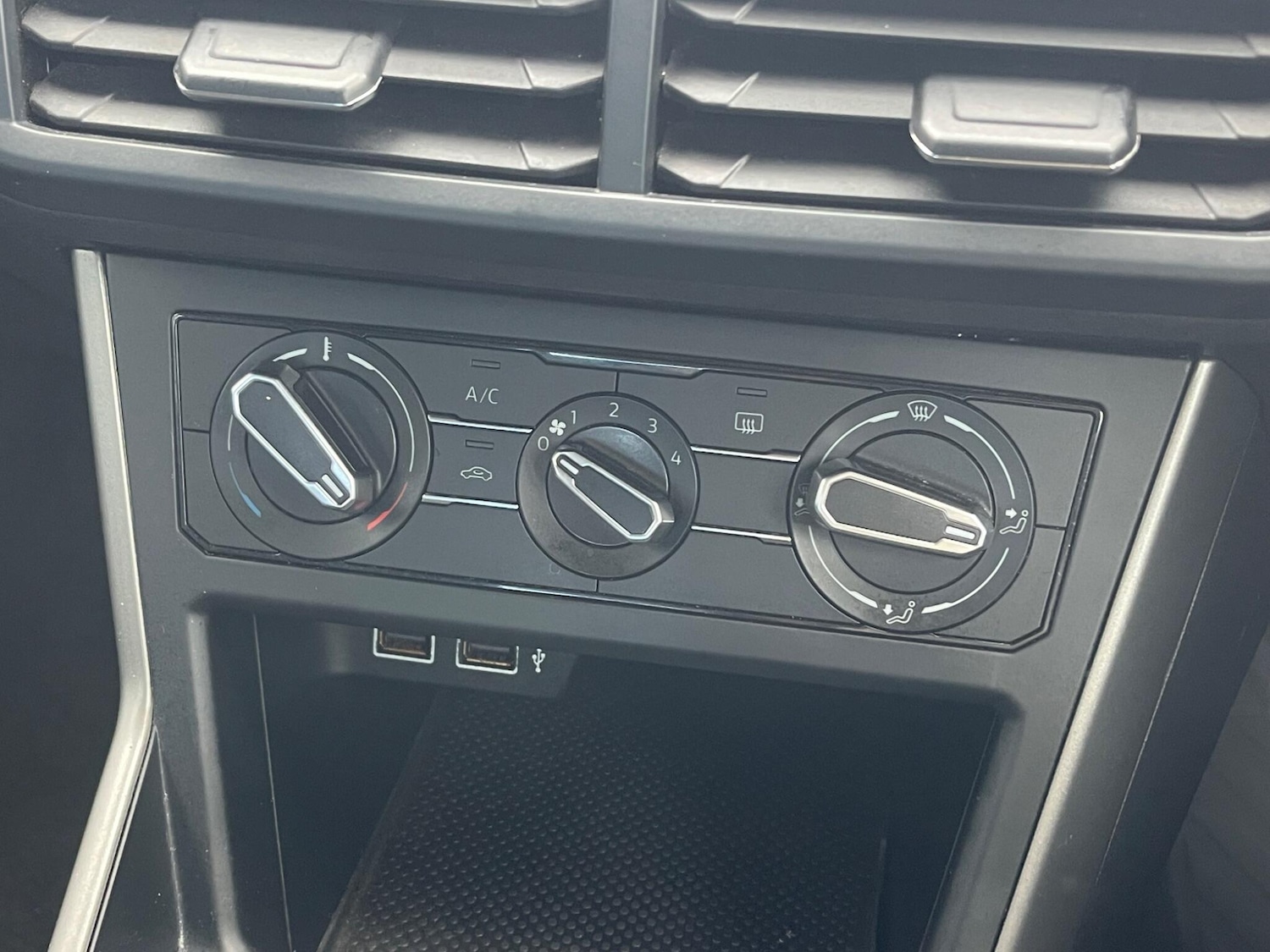 Used Volkswagen Polo 2019 for sale - 76127331: Photo 14