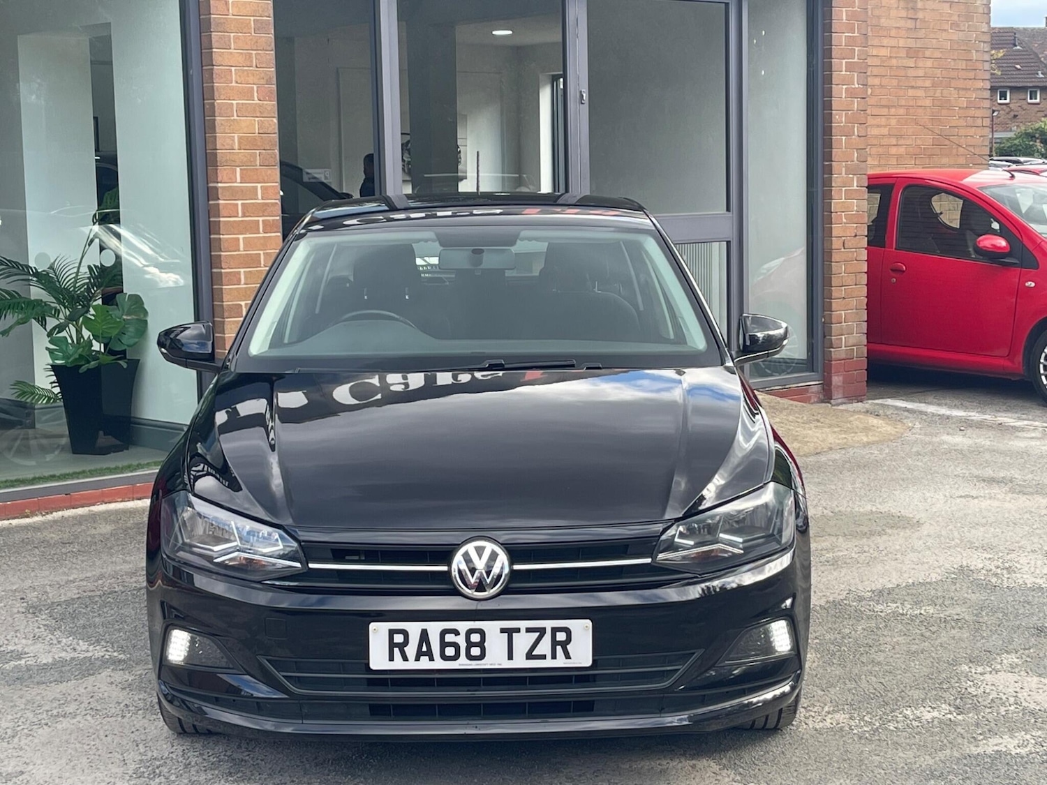 Used Volkswagen Polo 2019 for sale - 76127331: Photo 2