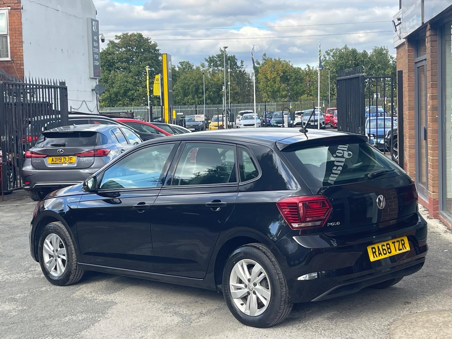 Used Volkswagen Polo 2019 for sale - 76127331: Photo 5