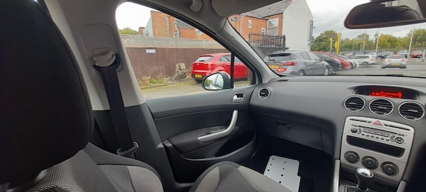 Used Peugeot 308 2012 for sale - 76127473: Photo 10
