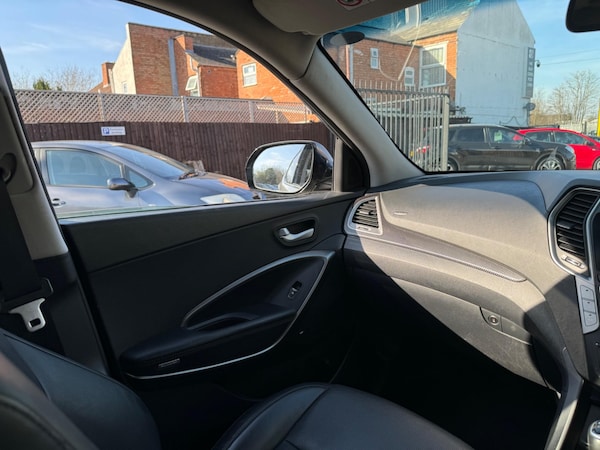Used Hyundai Santa Fe 2017 for sale - 76127412: Photo 18