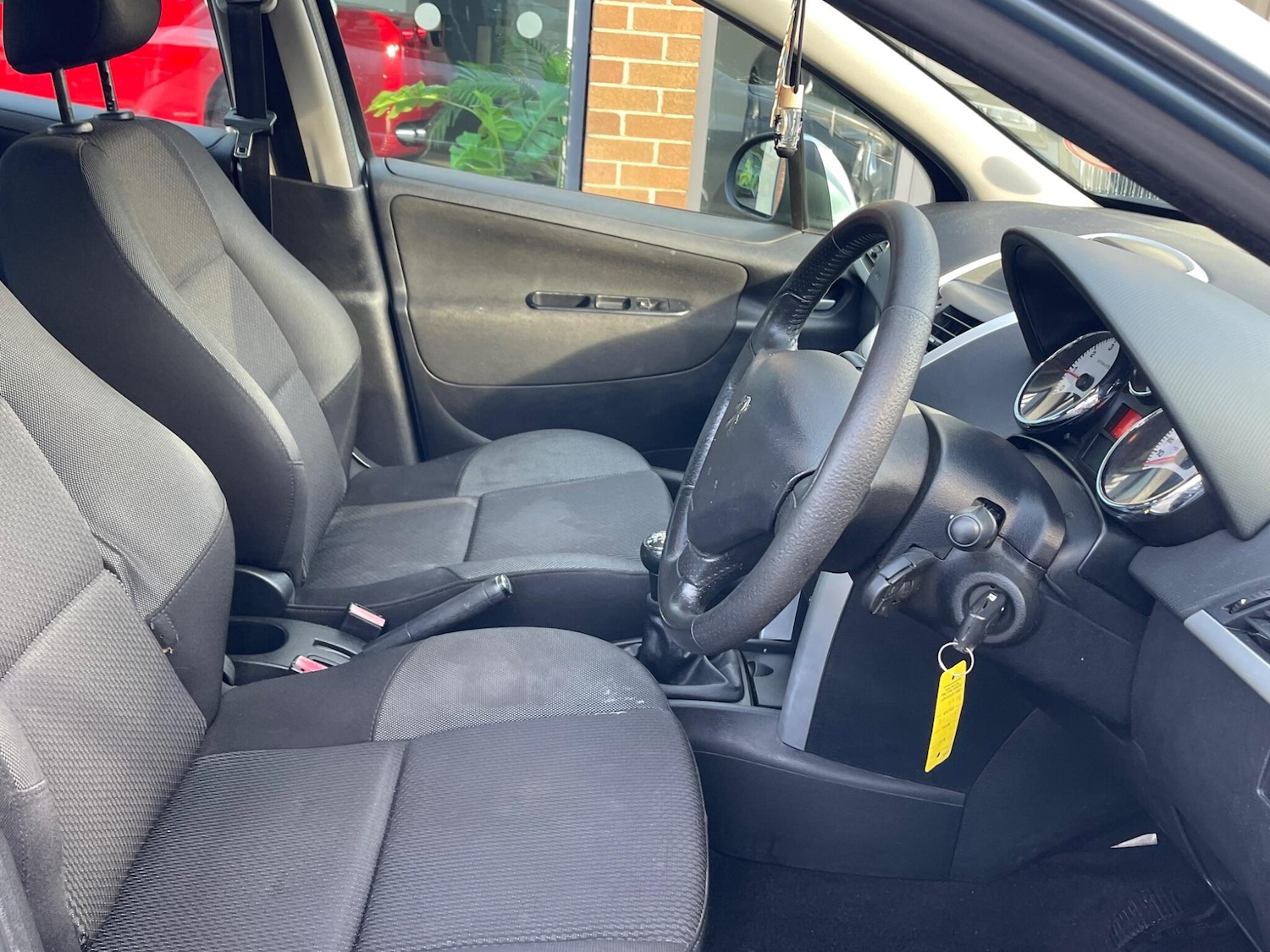 Used Peugeot 207 2011 for sale - 76127415: Photo 11